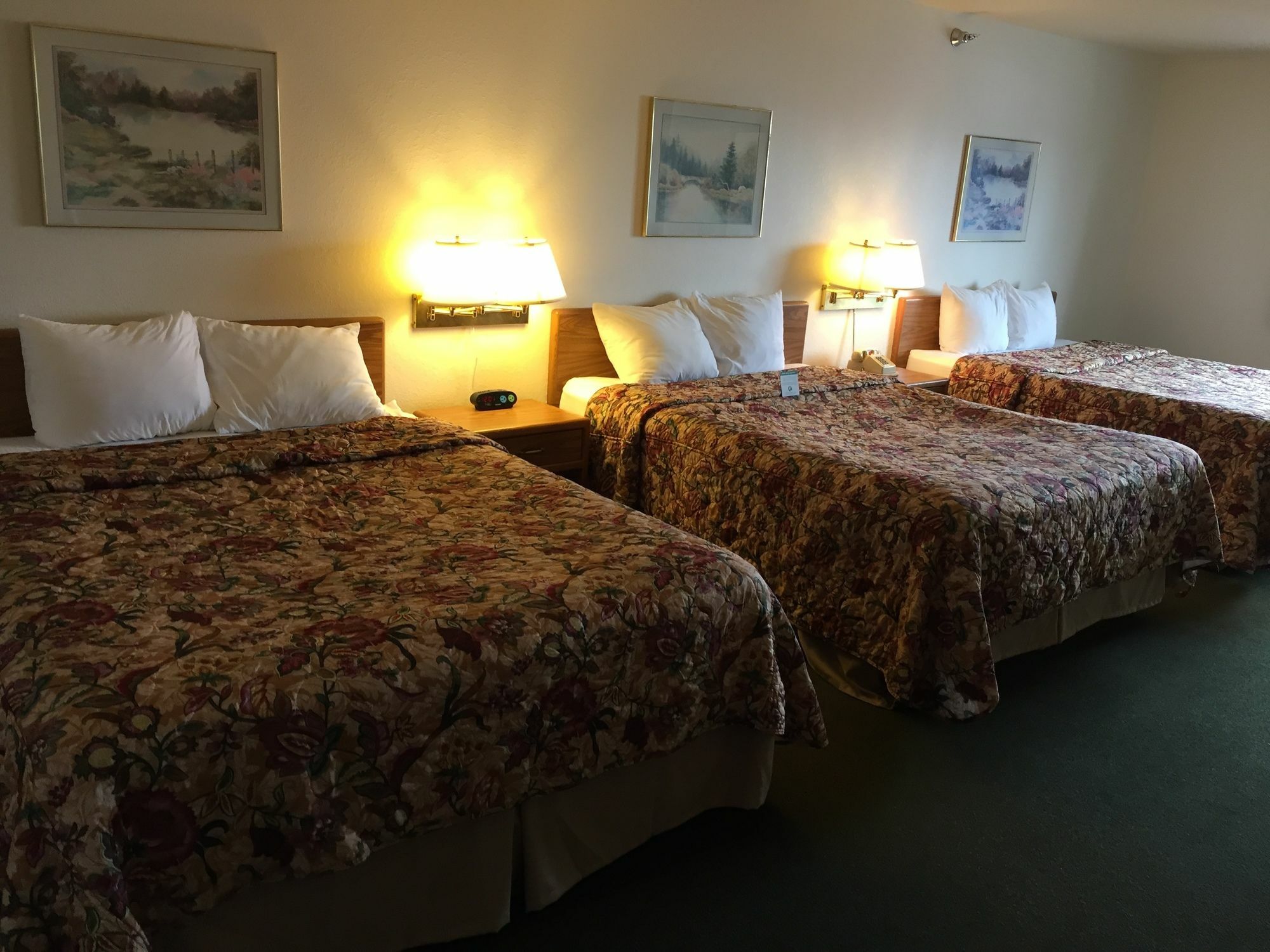 ซูเปอร์ 8 บาย วินด์แฮม เอสคานาบา Hotel ภายนอก รูปภาพ